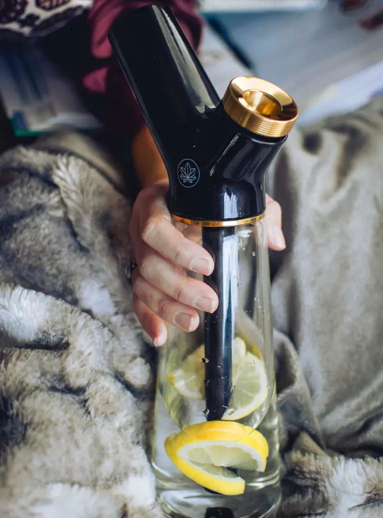 Heir Waterpipe 13 Smoked Szene